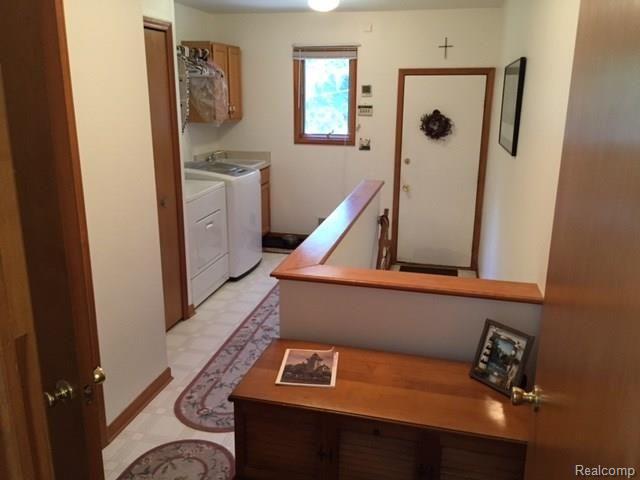 679 Kern Road Lake Orion, MI 48362 - Photo 21 of 34 IMG_0747.jpg