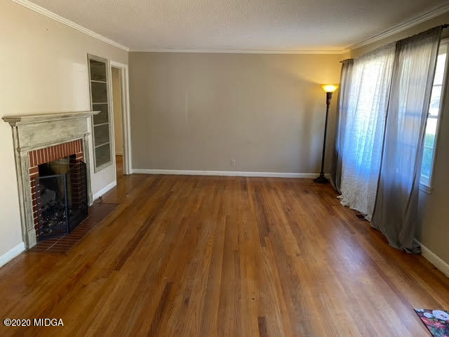 737 Windsor Road Macon, GA 31204 - Photo 3 of 17 Living Room