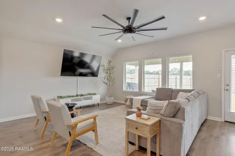 $239,900 | 120 Red Pne Drive, Lafayette, LA 70501