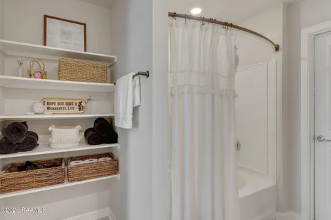 $239,900 | 120 Red Pne Drive, Lafayette, LA 70501