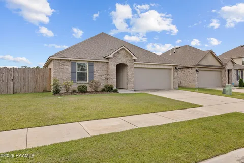 $239,900 | 120 Red Pne Drive, Lafayette, LA 70501