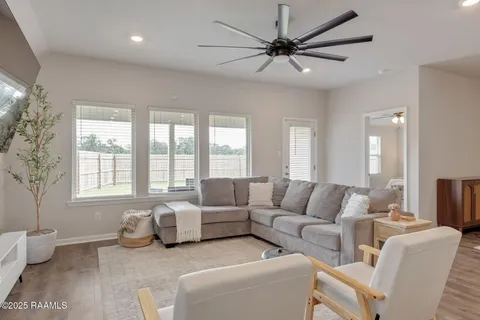 $239,900 | 120 Red Pne Drive, Lafayette, LA 70501