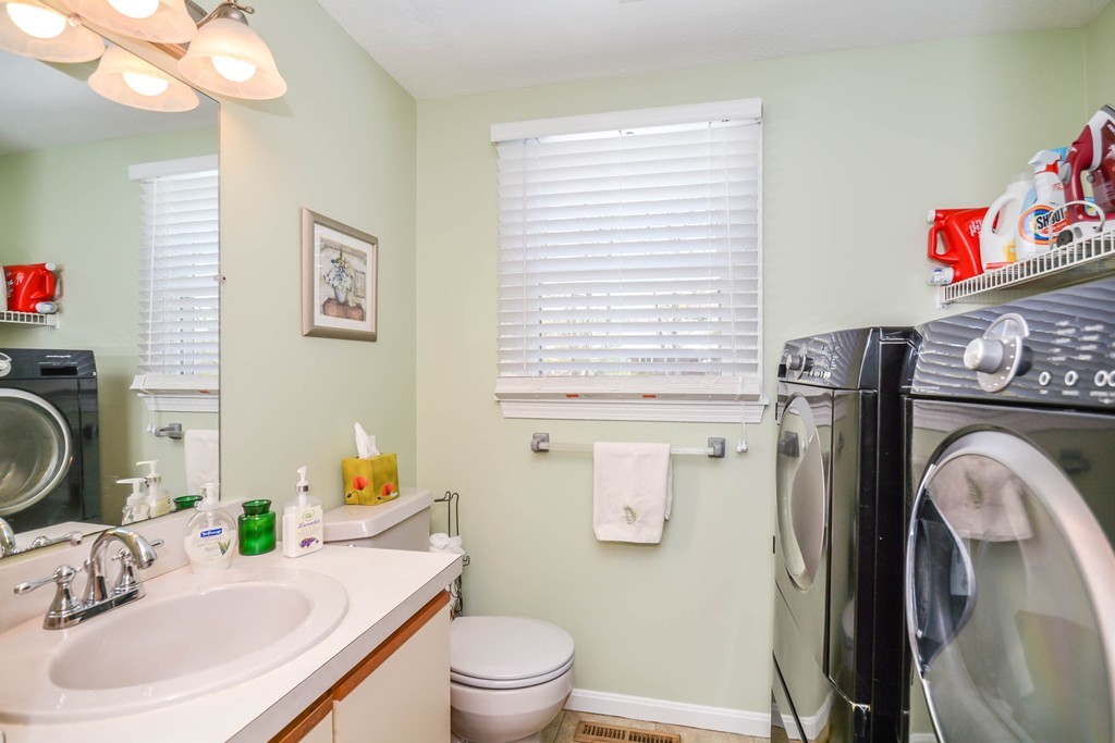 1 Rhode Island Road Wilmington, MA 01887 - Photo 6 of 30 Gallery Image 6