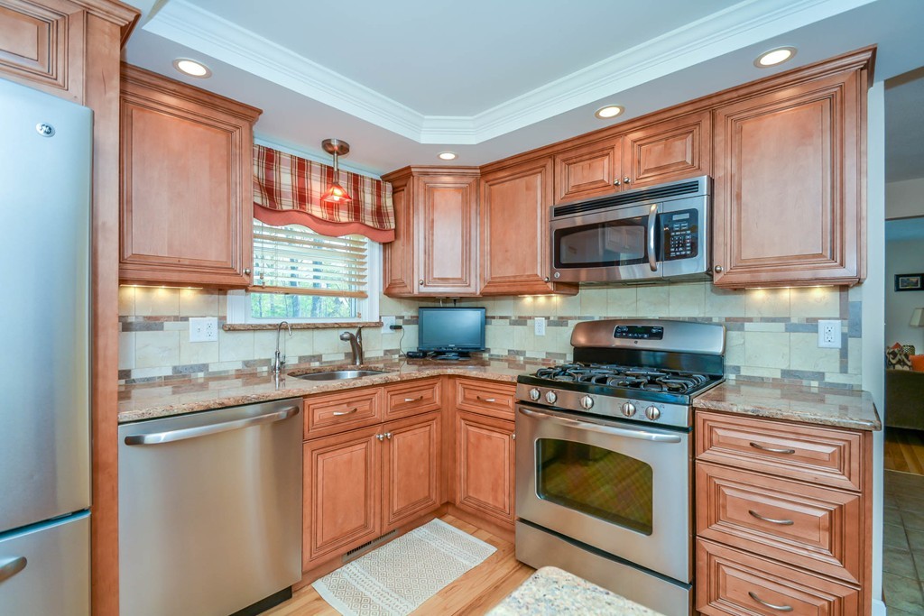 1 Rhode Island Road Wilmington, MA 01887 - Photo 8 of 30 Gallery Image 8
