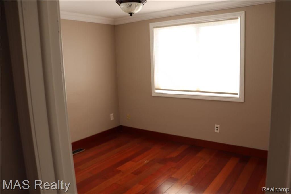 21420 Orchard Lake Road Farmington, MI 48336 - Photo 18 of 27