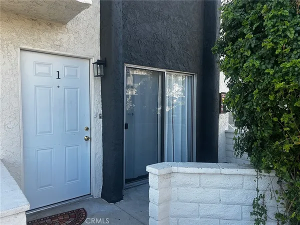 $2,200 | 14931 Magnolia Boulevard, Unit 1, Sherman Oaks, CA 91403