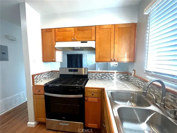 $2,200 | 14931 Magnolia Boulevard, Unit 1, Sherman Oaks, CA 91403