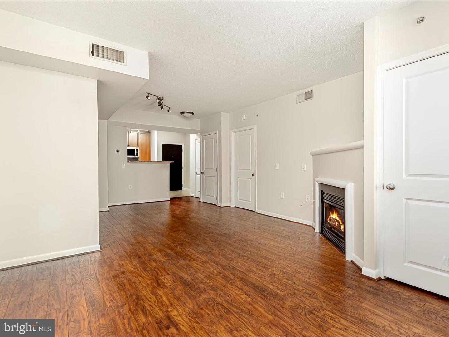 851 North Glebe Road, Unit 601 Arlington, VA 22203 - Photo 2 of 29 Gallery Image 2