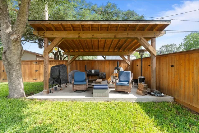 $309,000 | 1413 Alta Vista Avenue, Alice, TX 78332