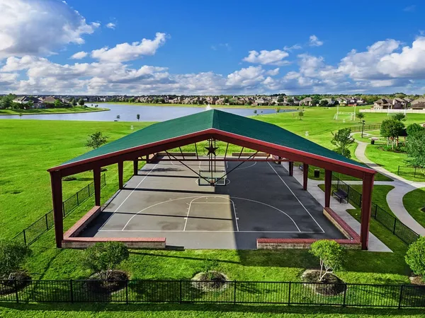 $2,575 | 10523 Moon Valley Lane, Rosharon, TX 77583