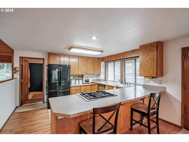 $1,290,000 | 110 Northeast Thousand Oak Drive, Corvallis, OR 97330