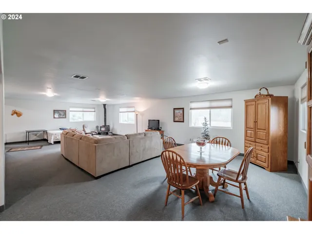 $1,290,000 | 110 Northeast Thousand Oak Drive, Corvallis, OR 97330