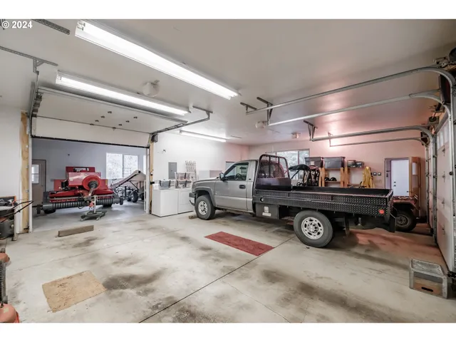 $1,290,000 | 110 Northeast Thousand Oak Drive, Corvallis, OR 97330