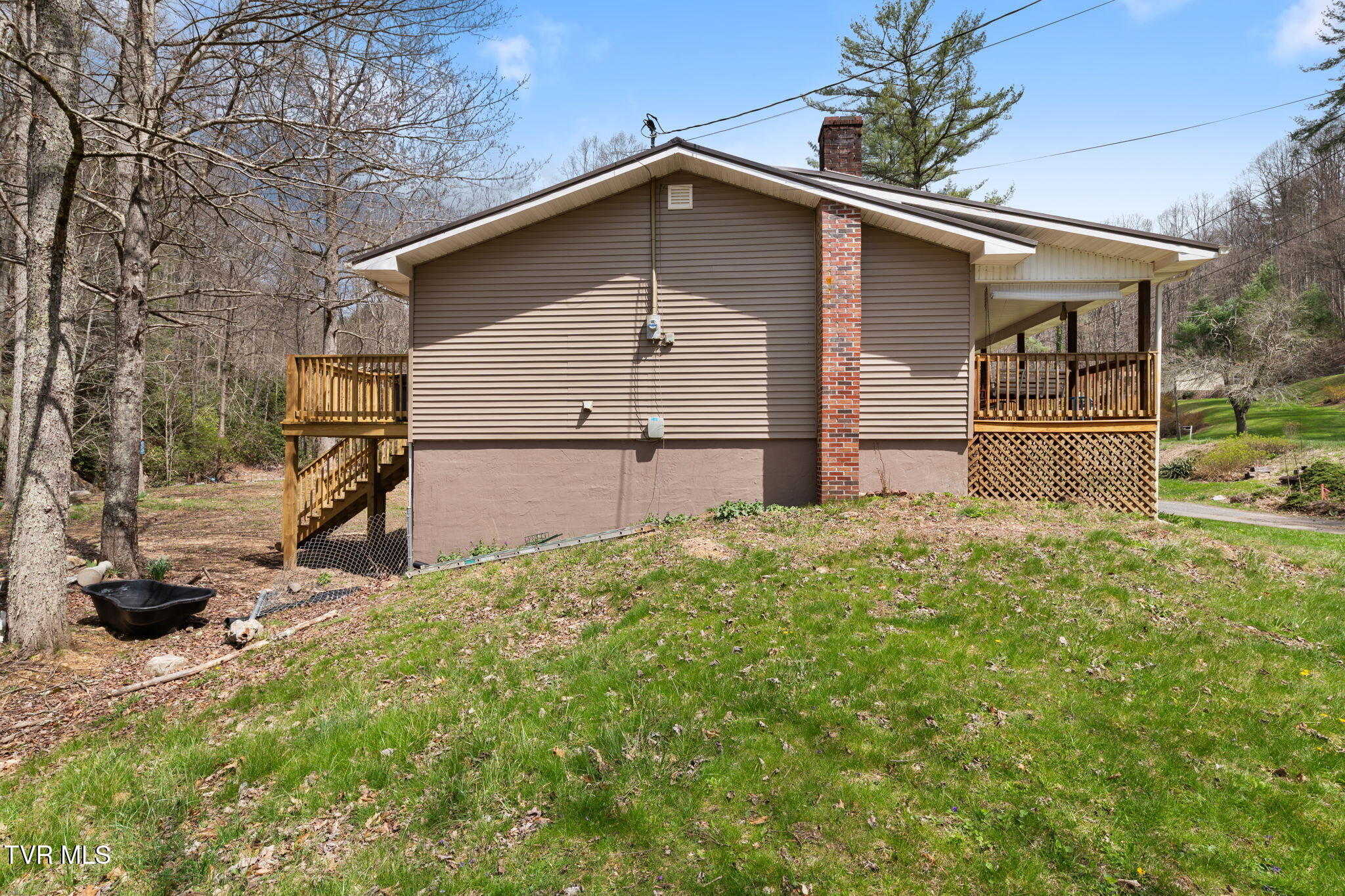 23146 Taylor Valley Road Damascus, VA 24236 - Photo 8 of 31 6-web-or-mls-23146-taylors-valley-rd