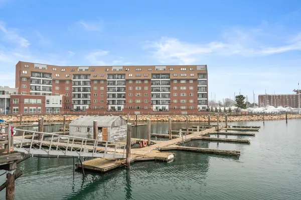 $650,000 | 150 Lynnway, Unit PH702, Lynn, MA 01902