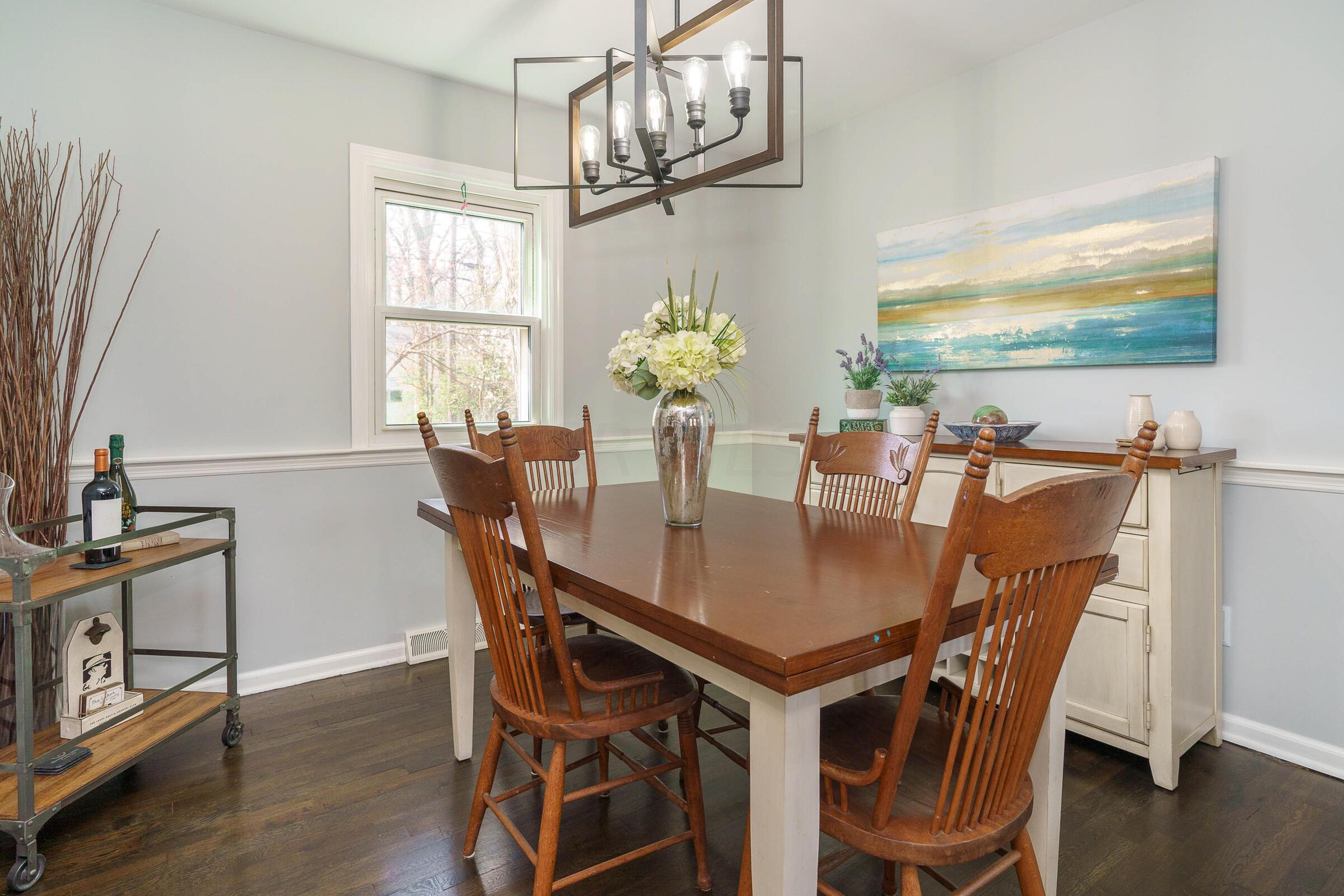 1437 Reymond Road Columbus, OH 43220 - Photo 18 of 37 Dining Room