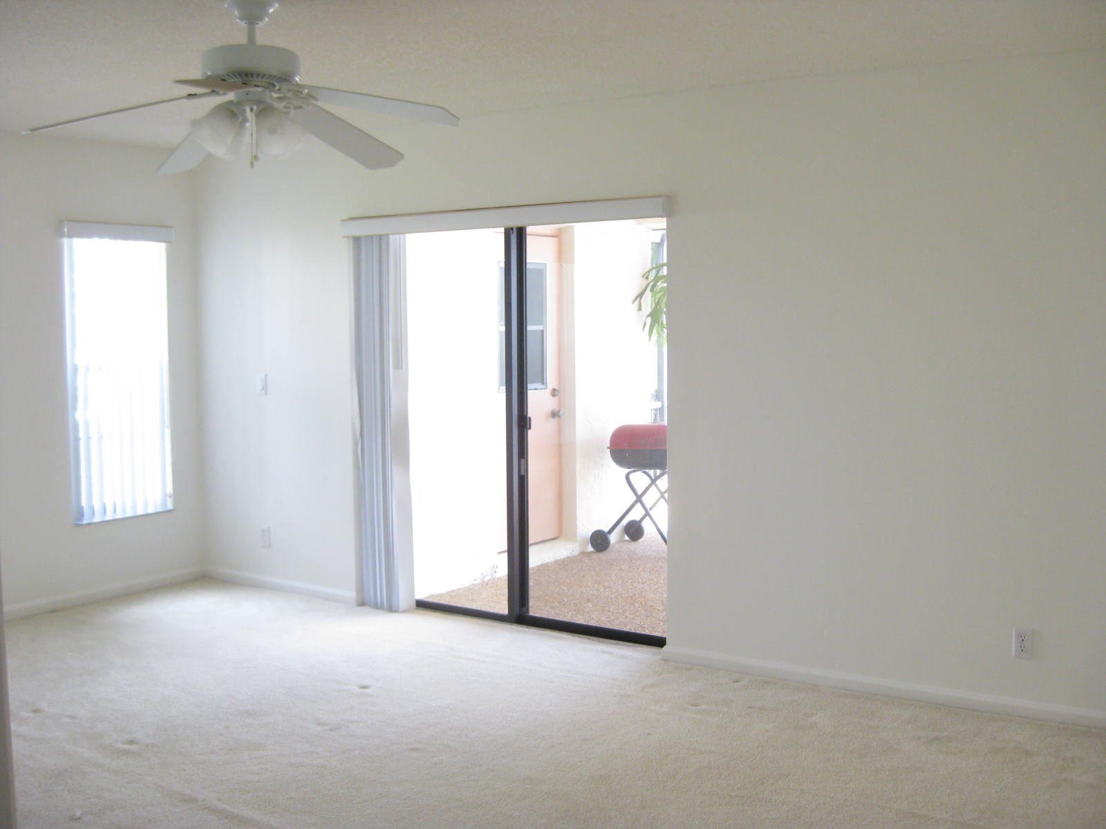 20713 Waters Edge Court Boca Raton, FL 33498 - Photo 13 of 29 20713 WATERS EDGE CT (39)