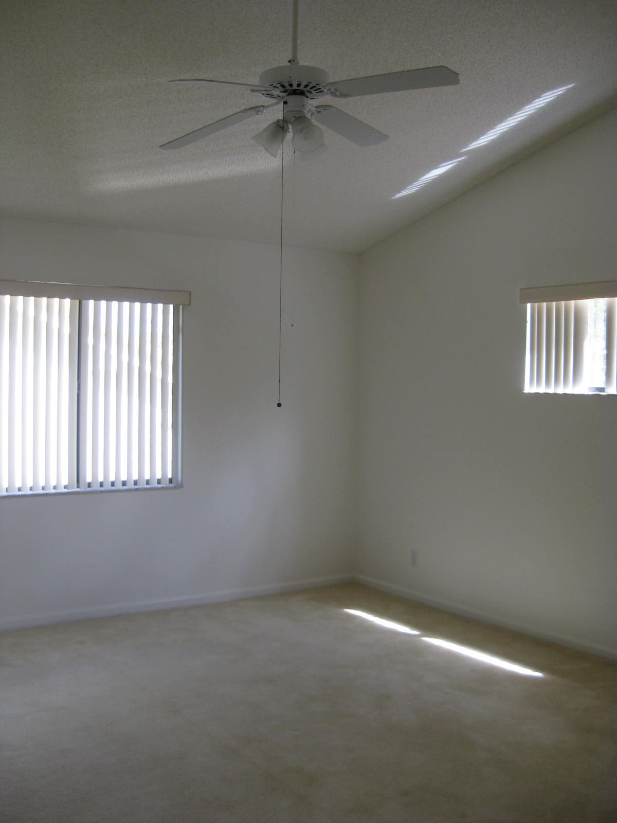 20713 Waters Edge Court Boca Raton, FL 33498 - Photo 20 of 29 20713 WATERS EDGE CT (48)