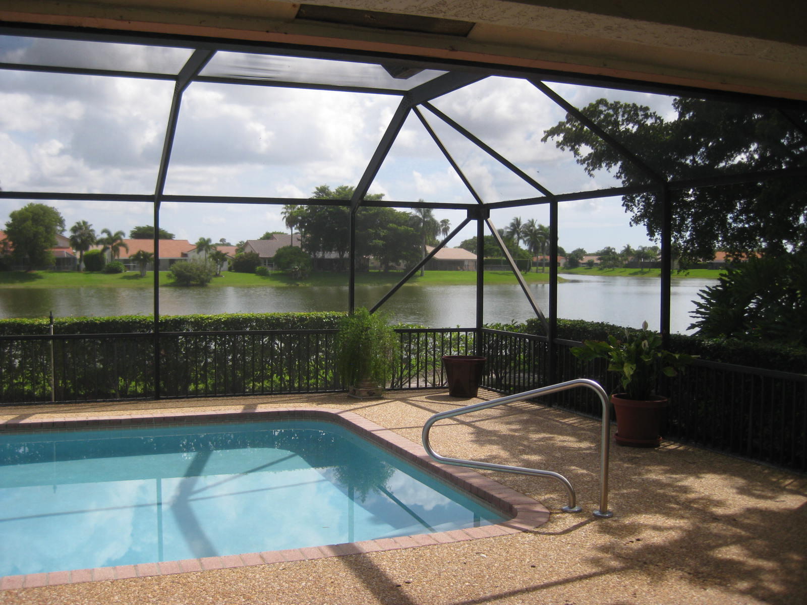 20713 Waters Edge Court Boca Raton, FL 33498 - Photo 2 of 29 20713 WATERS EDGE CT (54)