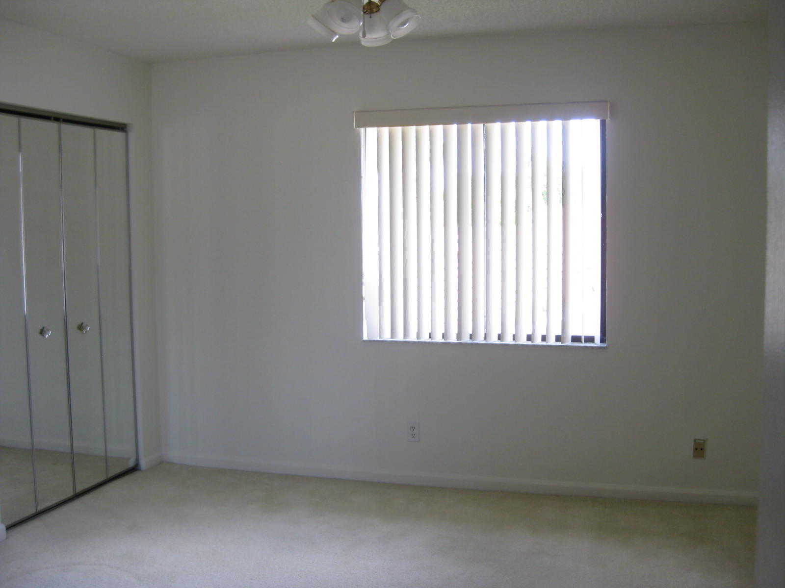 20713 Waters Edge Court Boca Raton, FL 33498 - Photo 21 of 29 20713 WATERS EDGE CT (49)