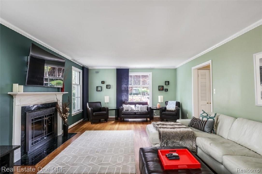 650 South Oxford Road Grosse Pointe, MI 48236 - Photo 2 of 21 2 650 S Oxford Rd Grosse Pointe-large-026-6-650 S Oxford Rd00026-1500x1000-72dpi.jpg