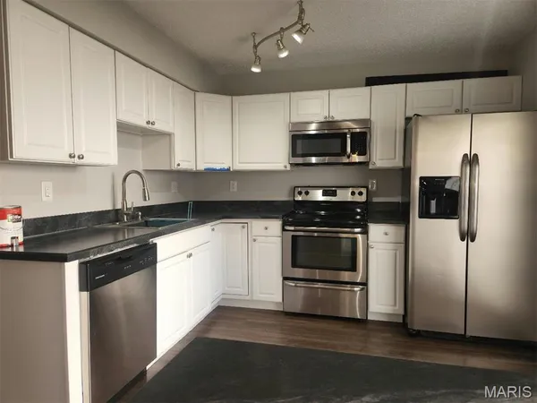 $1,650 | 2408 Hidden Meadow Lane, Ballwin, MO 63021