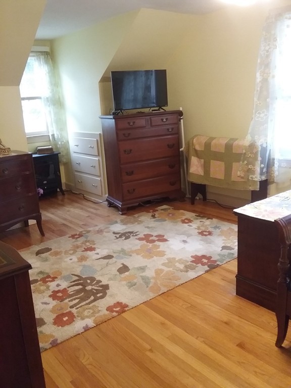 27 Lancaster Street Springfield, MA 01118 - Photo 13 of 17