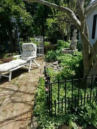 27 Lancaster Street Springfield, MA 01118 - Photo 3 of 17