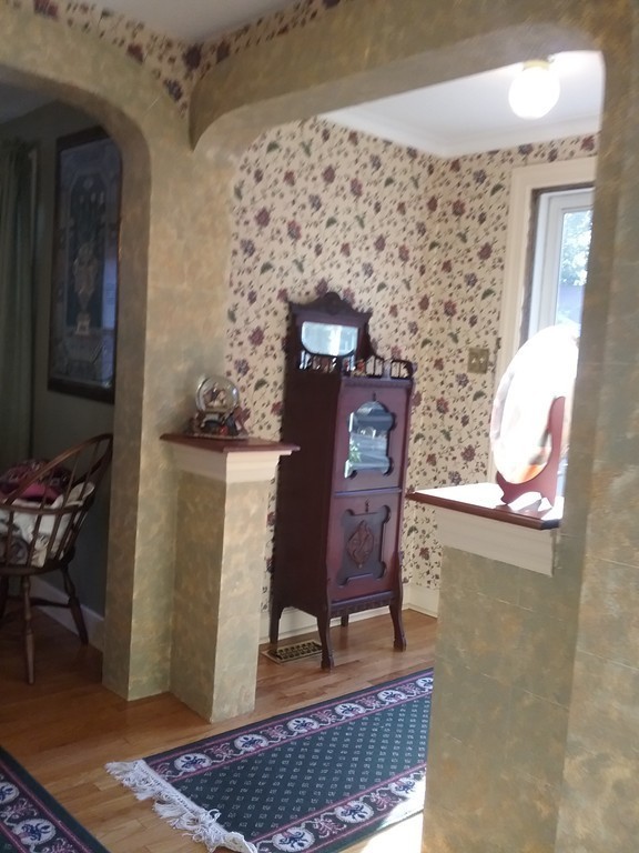 27 Lancaster Street Springfield, MA 01118 - Photo 4 of 17