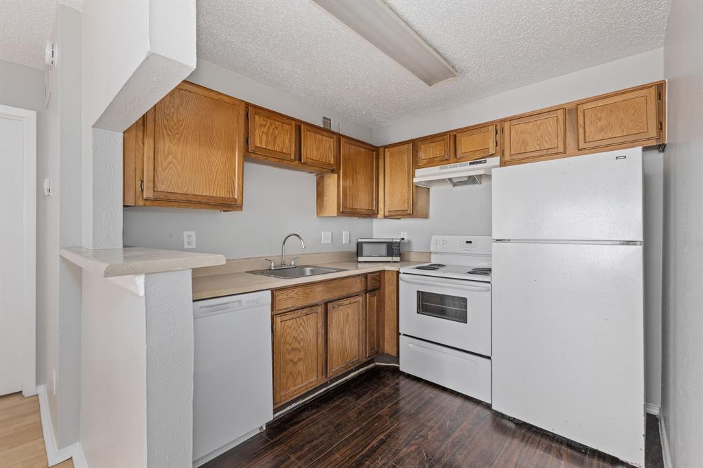 18333 Roehampton Drive, Unit 418 Dallas, TX 75252 - Photo 6 of 11 Gallery Image 6