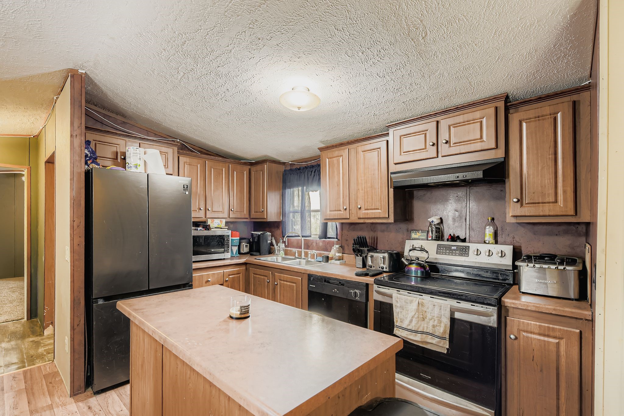 1043 County Road 3548 Cleveland, TX 77327 - Photo 7 of 29 Kitchen
