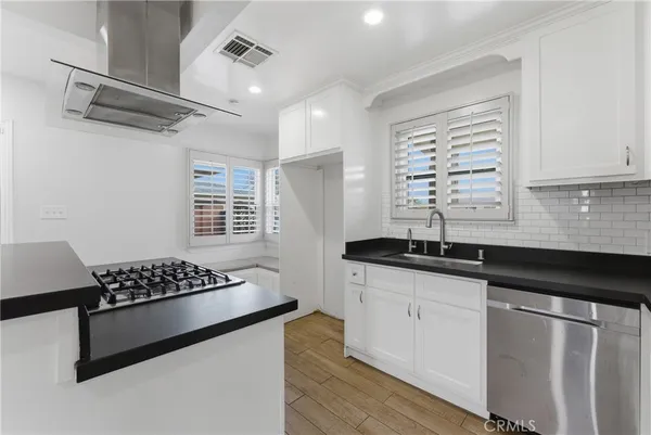 $949,900 | 6530 Denmead Street, Lakewood, CA 90713