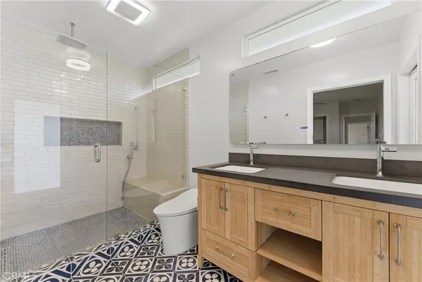 $949,900 | 6530 Denmead Street, Lakewood, CA 90713
