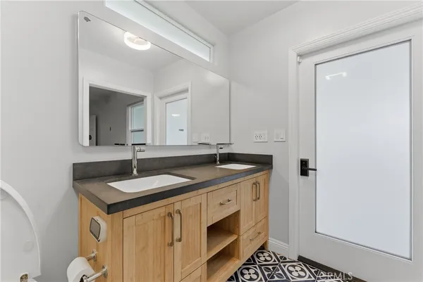 $949,900 | 6530 Denmead Street, Lakewood, CA 90713
