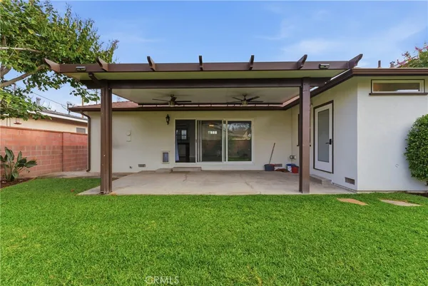 $949,900 | 6530 Denmead Street, Lakewood, CA 90713