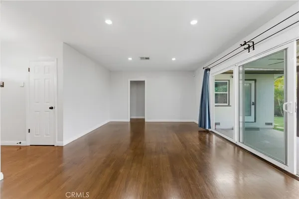 $949,900 | 6530 Denmead Street, Lakewood, CA 90713