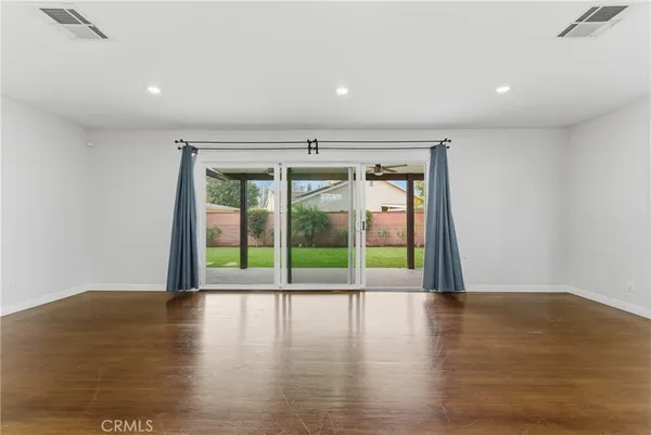 $949,900 | 6530 Denmead Street, Lakewood, CA 90713