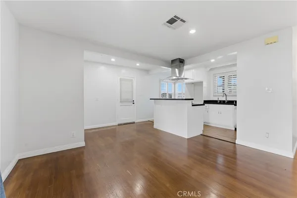 $949,900 | 6530 Denmead Street, Lakewood, CA 90713