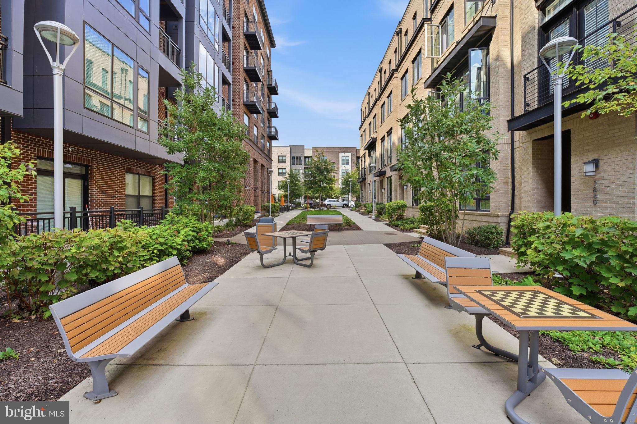 1874 Easterly Road Reston, VA 20190 - Photo 63 of 89 Courtyard