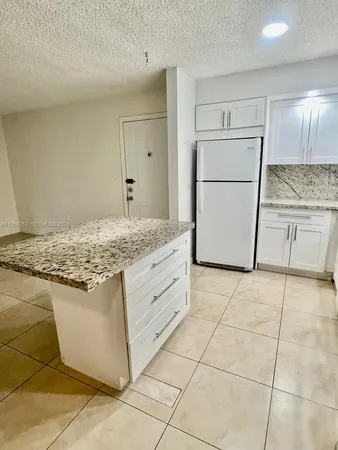 $285,000 | 19055 Northwest 62nd Avenue, Unit 102, Hialeah, FL 33015