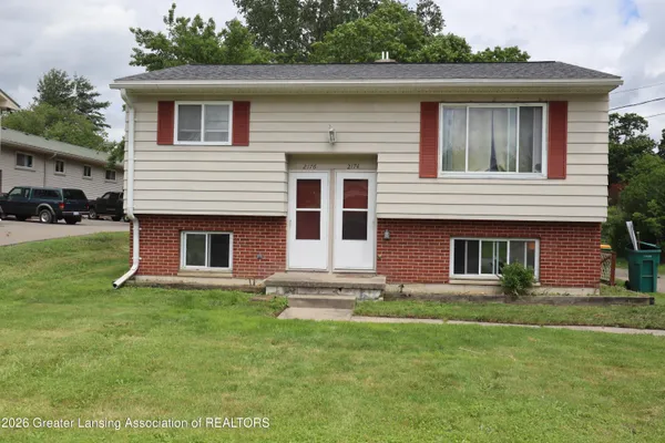 $205,000 | 2174-2176 Meadowlawn Drive, Holt, MI 48842