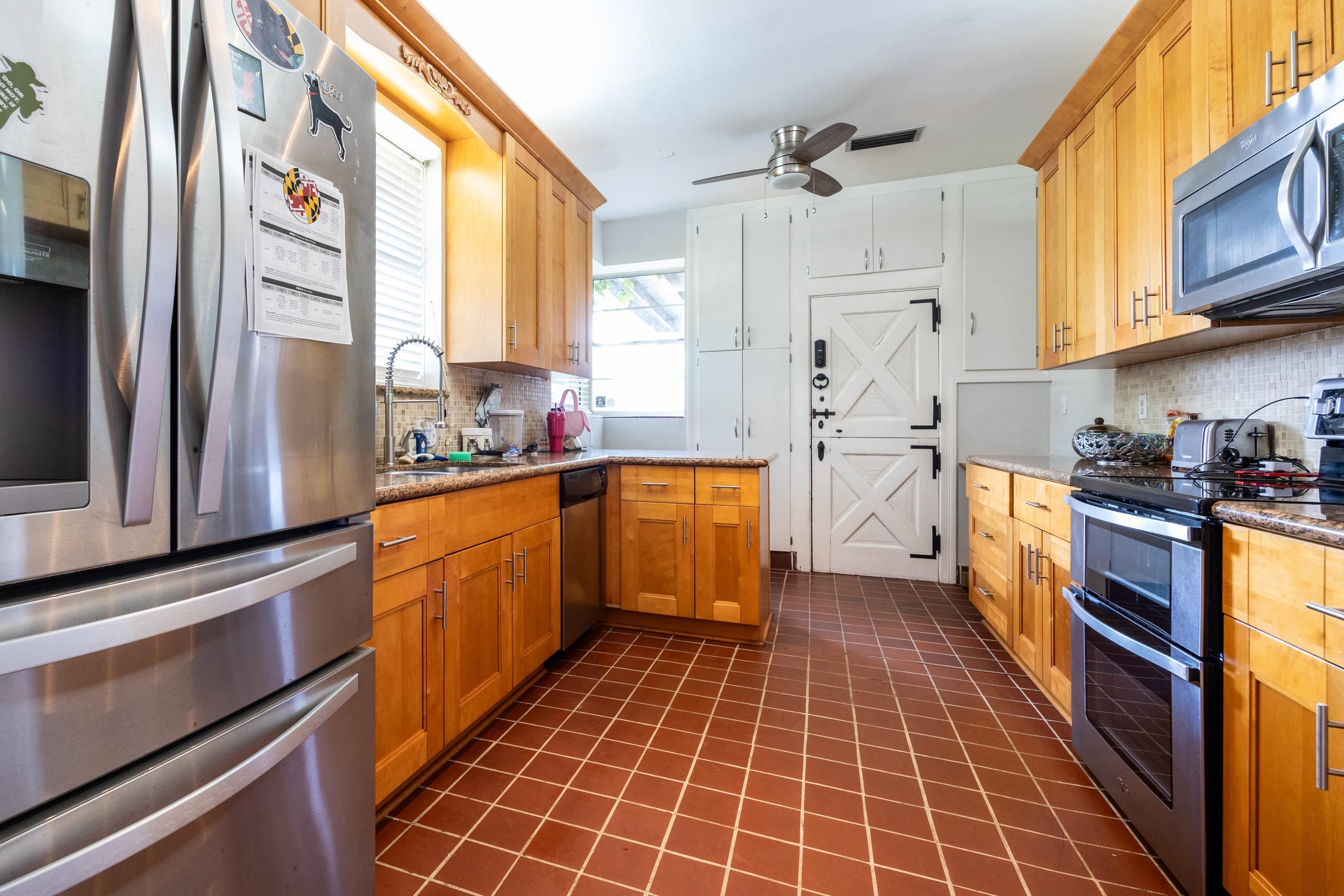 2565 Pineridge Road Jacksonville, FL 32207 - Photo 15 of 38 Gallery Image 15