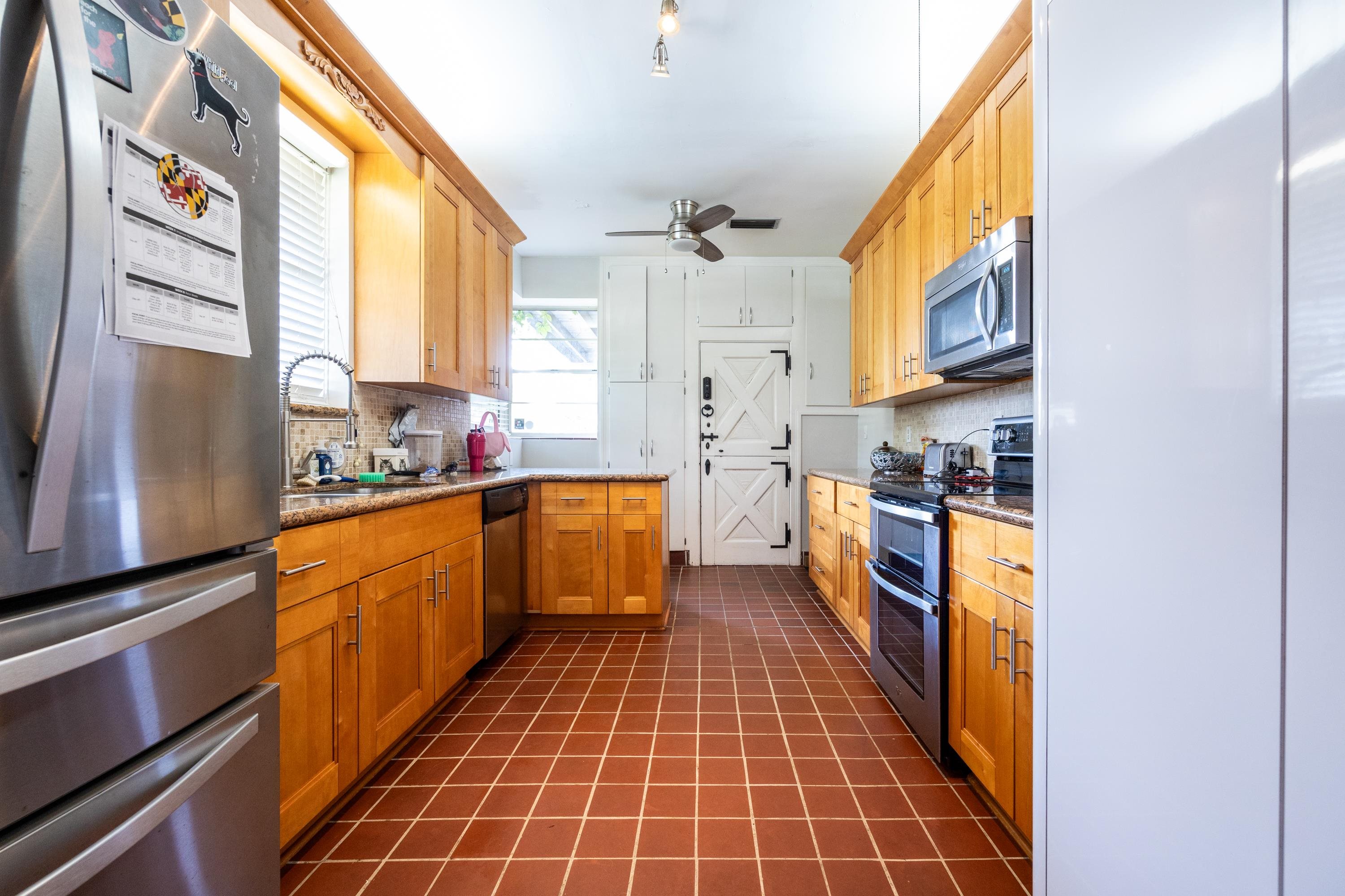 2565 Pineridge Road Jacksonville, FL 32207 - Photo 16 of 38 Gallery Image 16