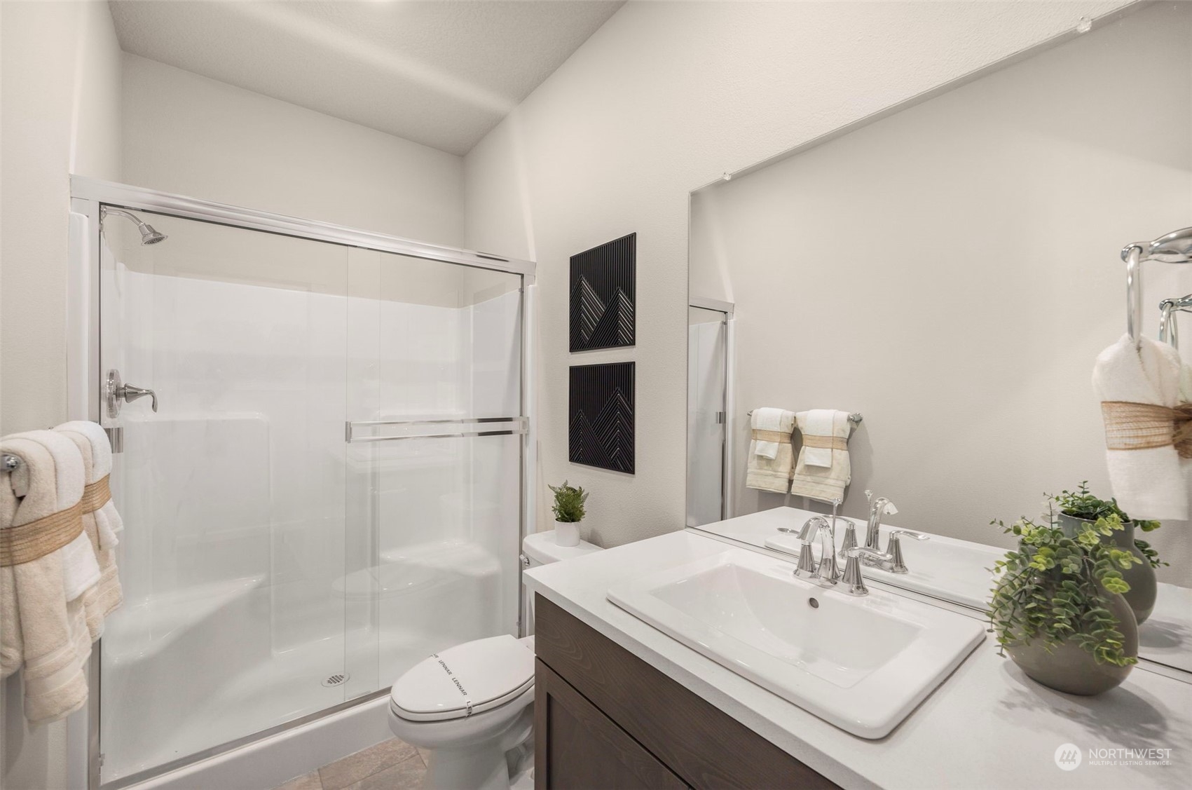 2801 South 7th Circle Ridgefield, WA 98642 - Photo 20 of 27 a bathroom with a sink toilet and shower