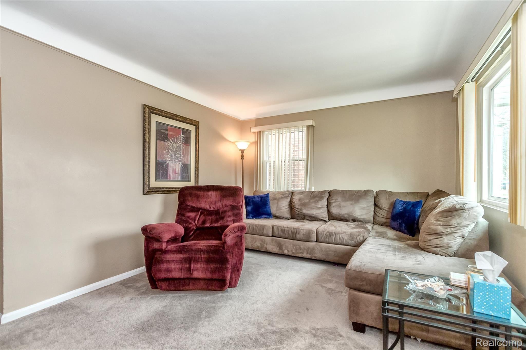 9908 Ruth Avenue Allen Park, MI 48101 - Photo 6 of 31 02.jpg