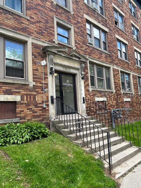 17 Leyfred Terrace, Unit 1R Springfield, MA 01108 - Photo 1 of 7