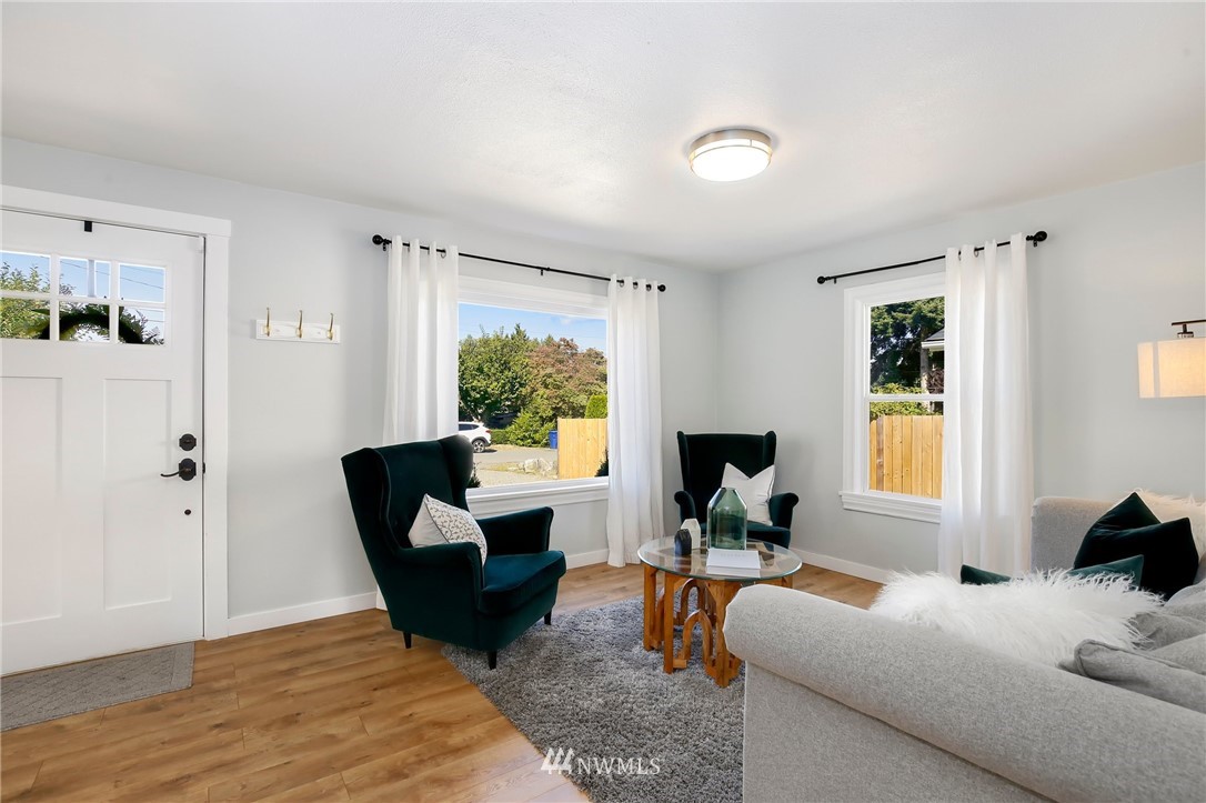 231 Southwest 119th Street Burien, WA 98146 - Photo 3 of 25 Gallery Image 3