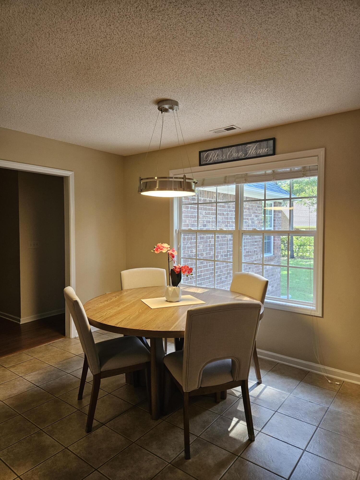 2947 Sylvan Way Sumter, SC 29150 - Photo 12 of 44 20240523_101618