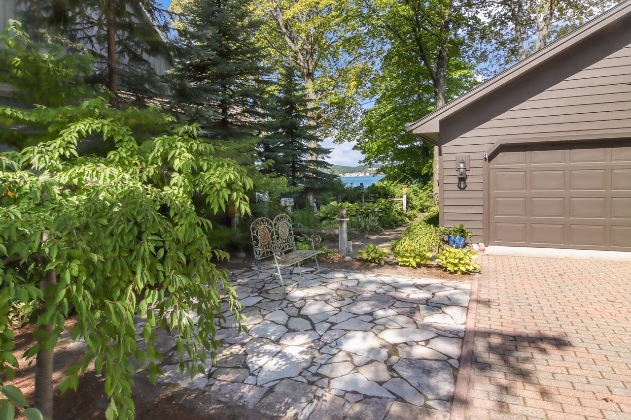 644 South Stony Point Road Suttons Bay, MI 49682 - Photo 63 of 79 1915495-62.JPG