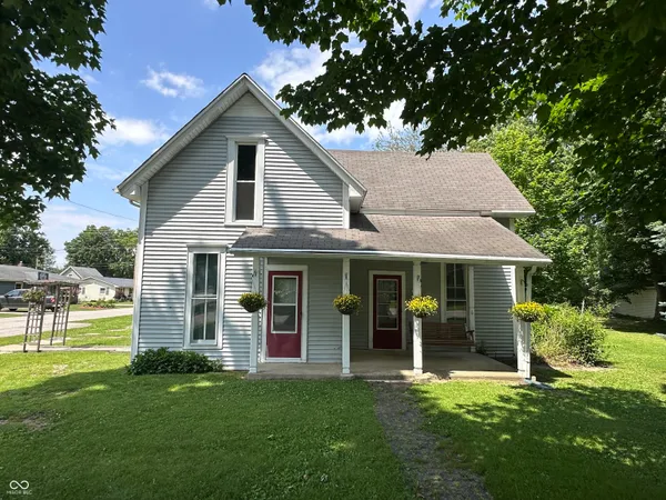 $189,900 | 302 East Washington Street, Waynetown, IN 47990